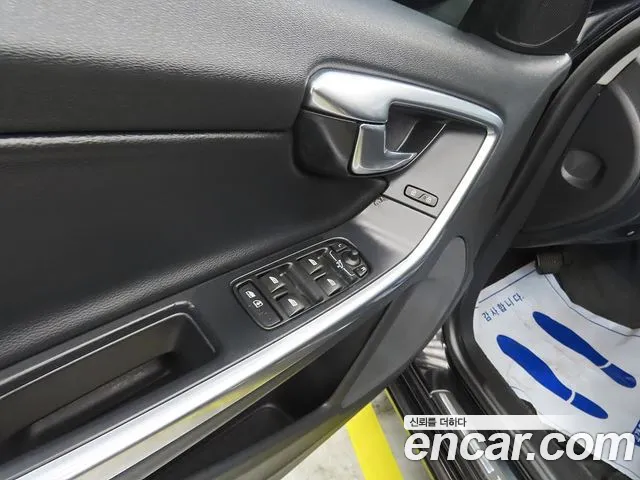 Volvo S60 2014 — фото 15