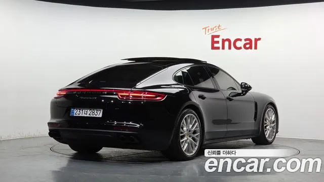 Porsche Panamera 2018 — фото 2