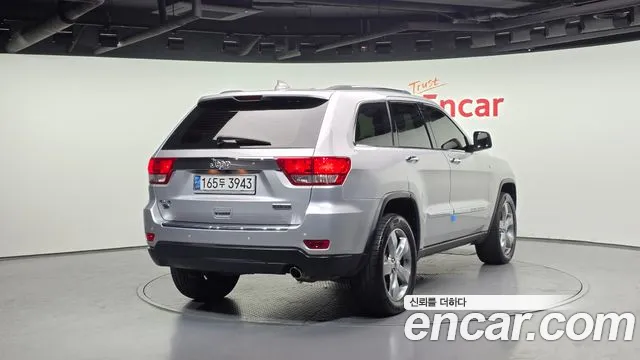Jeep Cherokee 2011 — фото 2