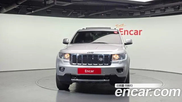Jeep Cherokee 2011 — фото 3