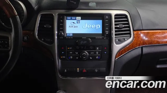 Jeep Cherokee 2011 — фото 14