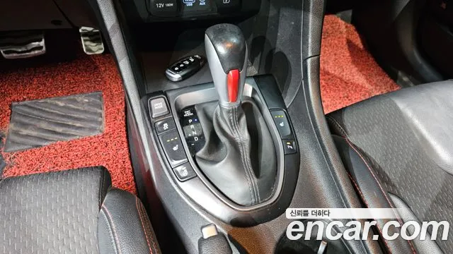Hyundai Veloster 2018 — фото 9
