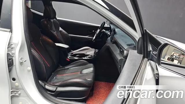 Hyundai Veloster 2018 — фото 11
