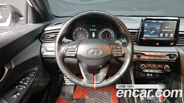 Hyundai Veloster 2018 — фото 13