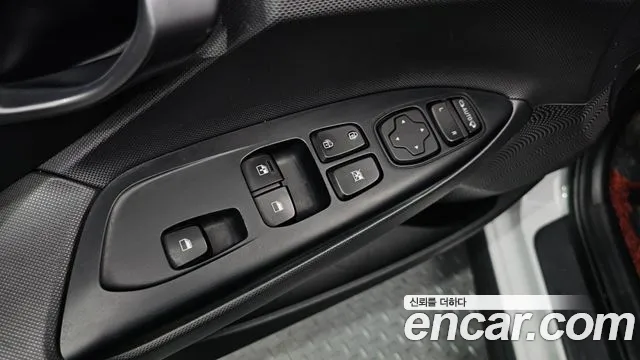 Hyundai Veloster 2018 — фото 17