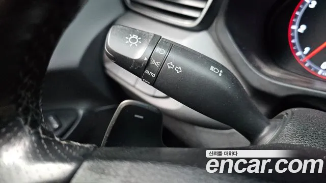 Hyundai Veloster 2018 — фото 18