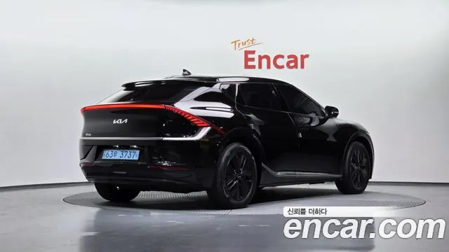 Kia EV6 2023 — фото 2