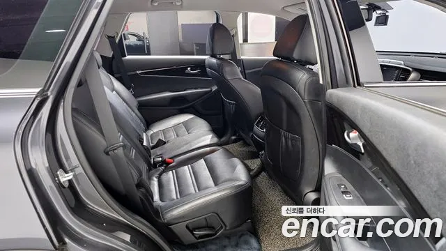 Kia Sorento 2018 — фото 12