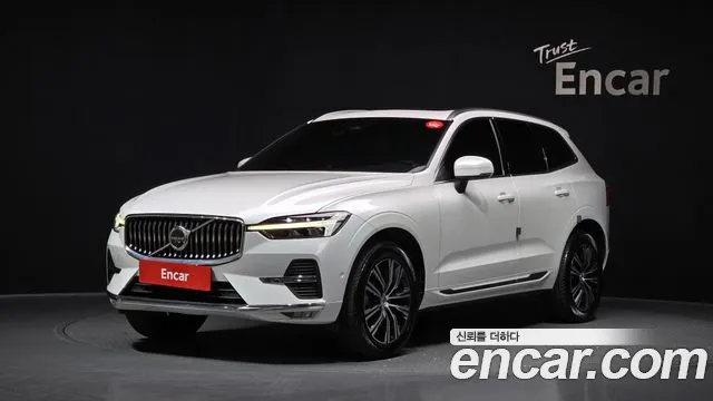Volvo XC60 2022 — фото 1
