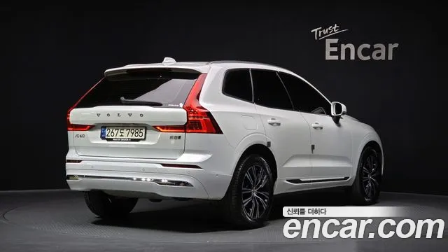 Volvo XC60 2022 — фото 2