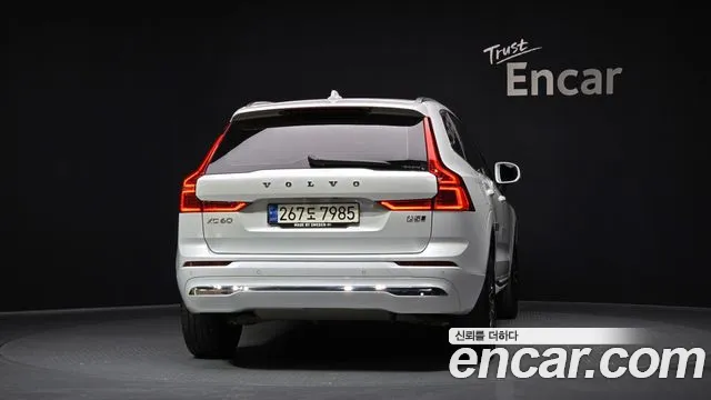 Volvo XC60 2022 — фото 4
