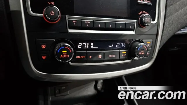 Nissan Altima 2017 — фото 16