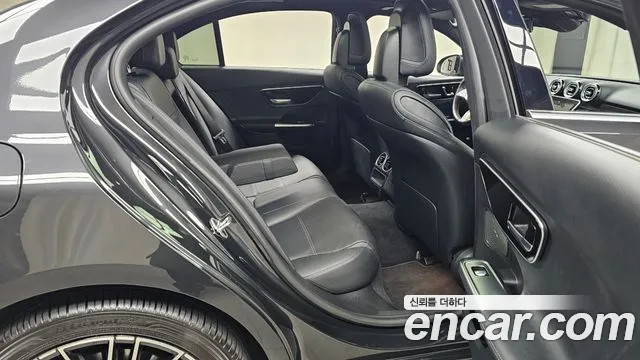 Mercedes-Benz C-Class 2022 — фото 12