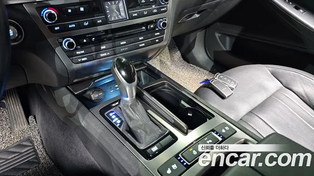 Hyundai Genesis 2015 — фото 9