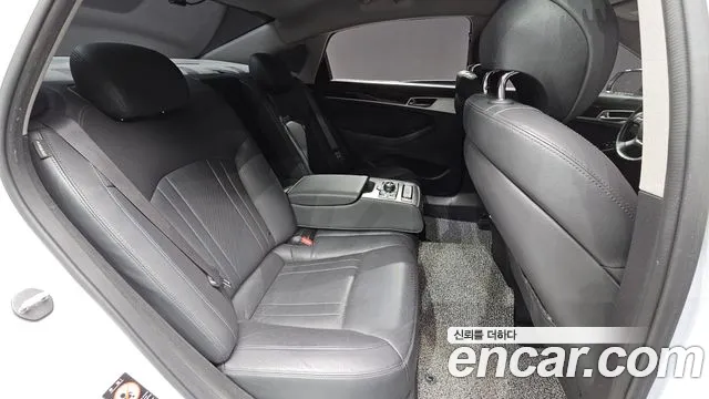 Hyundai Genesis 2015 — фото 19