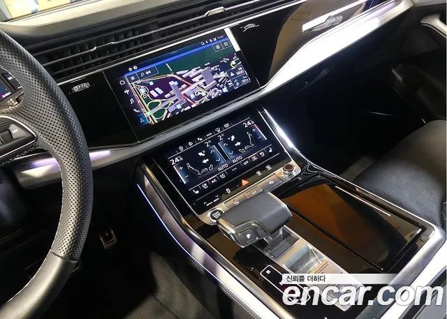 Audi Q8 2023 — фото 14