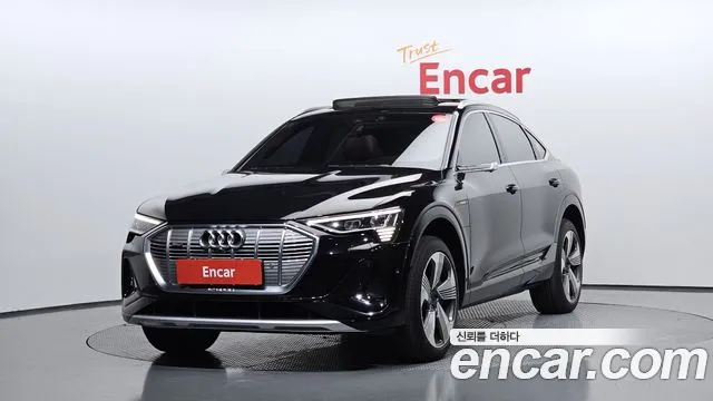 Audi e-tron 2022 — фото 1