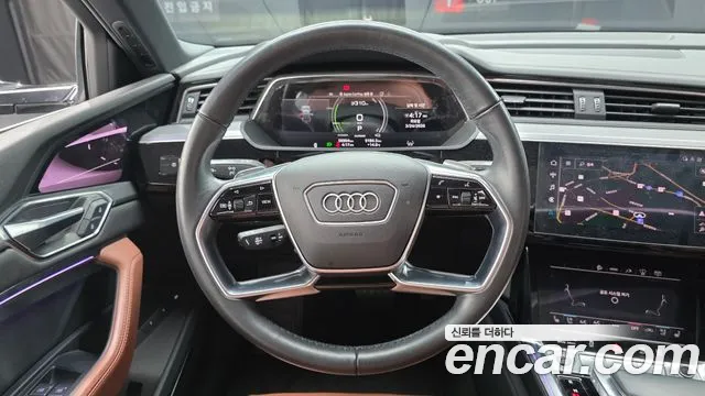 Audi e-tron 2022 — фото 13