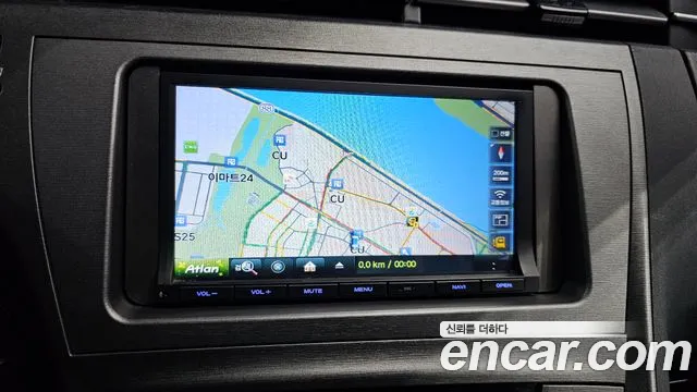 Toyota Prius 2015 — фото 14