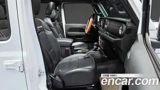 Jeep Wrangler 2021 — фото 11