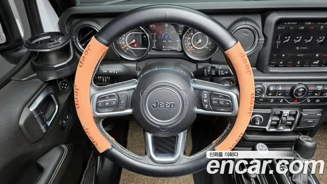 Jeep Wrangler 2021 — фото 13