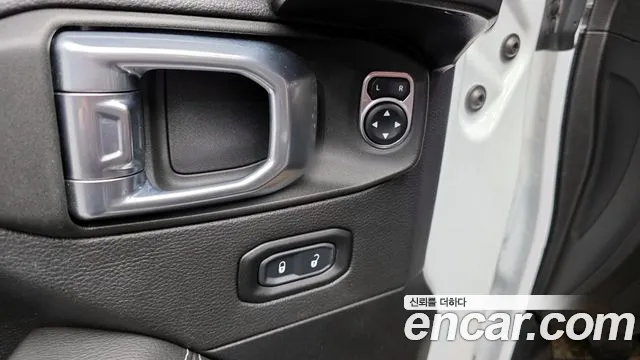 Jeep Wrangler 2021 — фото 14