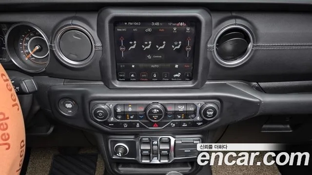 Jeep Wrangler 2021 — фото 15