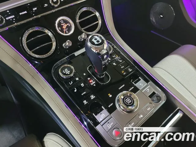 Bentley Continental 2021 — фото 15