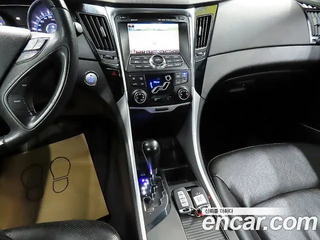 Hyundai Sonata 2010 — фото 16