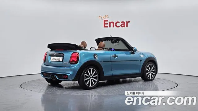 Mini Cooper Convertible 2017 — фото 2