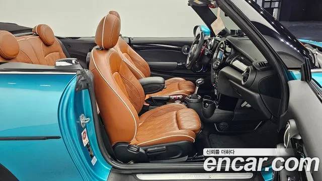 Mini Cooper Convertible 2017 — фото 10