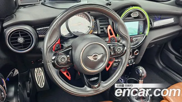 Mini Cooper Convertible 2017 — фото 13