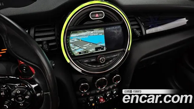 Mini Cooper Convertible 2017 — фото 14