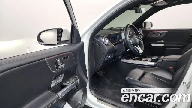 Mercedes-Benz GLB-Class 2021 — фото 10