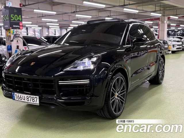 Porsche Cayenne 2022 — фото 1
