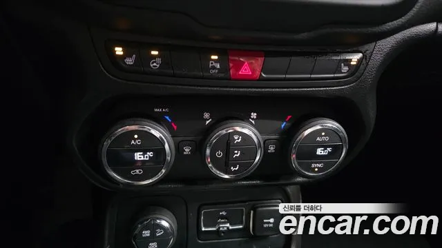 Jeep Renegade 2017 — фото 18