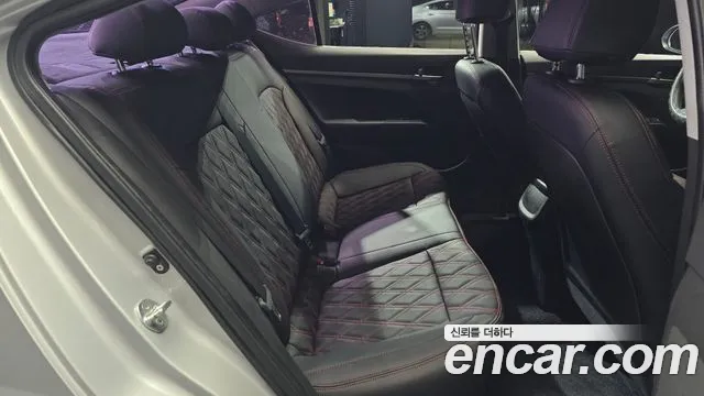 Hyundai AVANTE 2018 — фото 13
