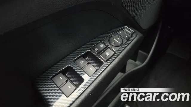 Hyundai AVANTE 2018 — фото 18