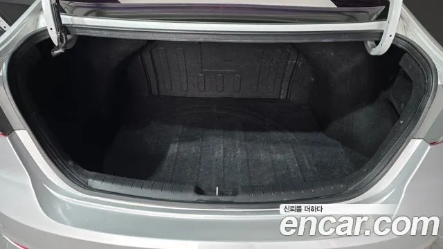 Hyundai AVANTE 2018 — фото 20