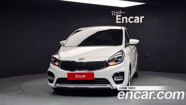 Kia Carens 2018 — фото 3