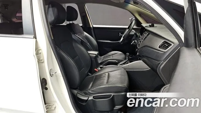 Kia Carens 2018 — фото 10