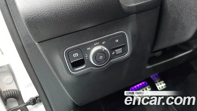 Mercedes-Benz GLB-Class 2023 — фото 12