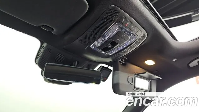 Mercedes-Benz GLB-Class 2023 — фото 14