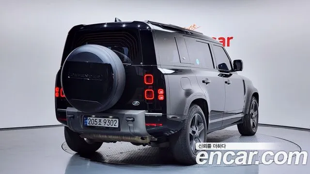 Land Rover Defender 2023 — фото 2