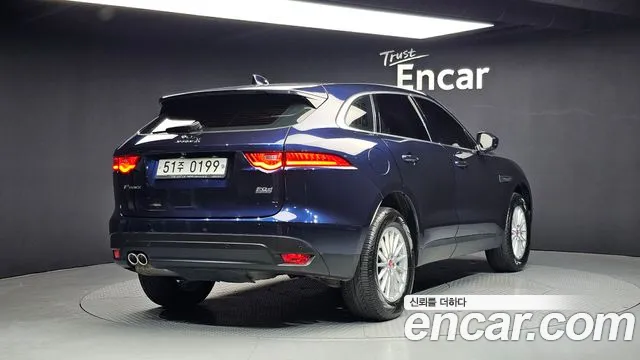 Jaguar F-PACE 2017 — фото 2