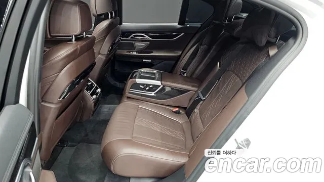 BMW 7-Series 2018 — фото 12
