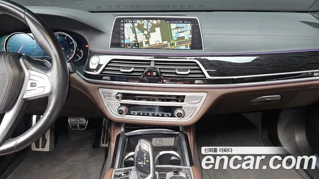 BMW 7-Series 2018 — фото 14
