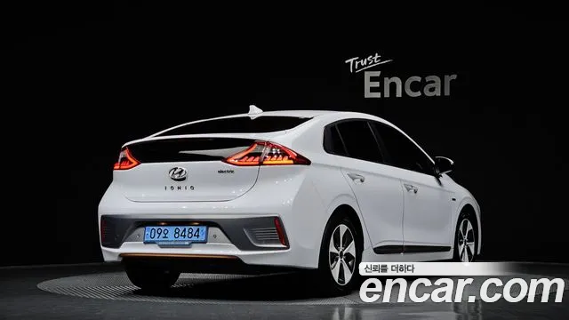 Hyundai Ioniq 2018 — фото 2