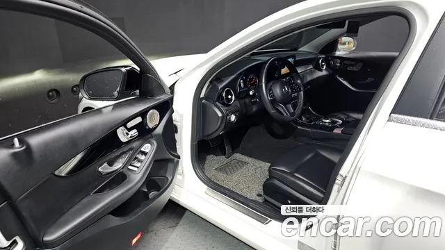 Mercedes-Benz C-Class 2019 — фото 10