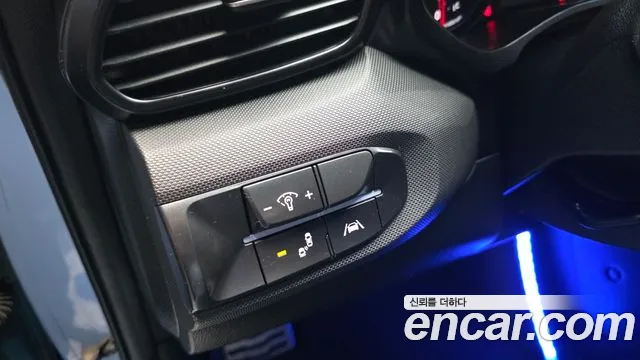 Hyundai Veloster 2021 — фото 18